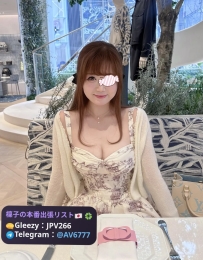RJ-781、18歳、153cm、Fカップ 小柄ながら、Fカップの胸部が印象的。若さを感じさせるかわいらしさと、大きな胸が魅力的な女性。
