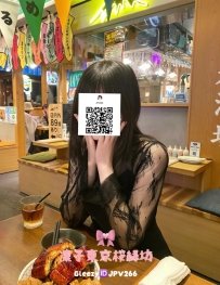 RJ-748、20歳、150cm、Cカップ 小柄で可愛らしいCカップの女性♡ 愛らしい外見とスリムな体型が特徴的。