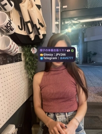RJ-777、28歳、165cm、Eカップ 165cmの高身長とEカップが見事に調和し、成熟した女性らしい魅力を引き立てるスタイル。落ち着きと色気が同居する完璧なバランス。